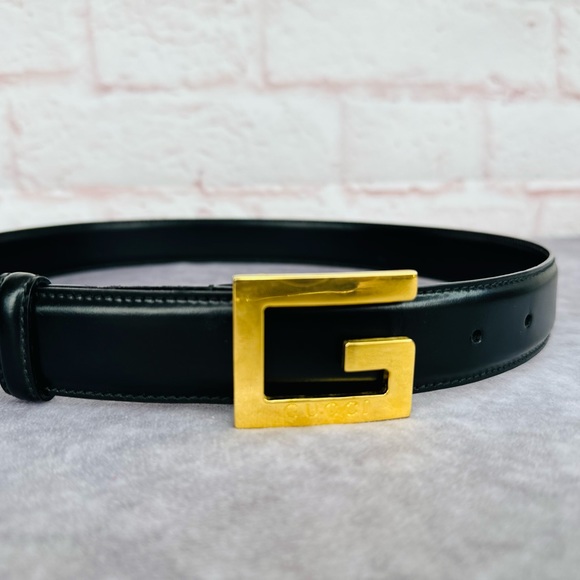 Gucci Vintage G Black Shiny Leather Goldtone Belt 037-0124 75/30. It is 100% aut - Picture 2 of 12